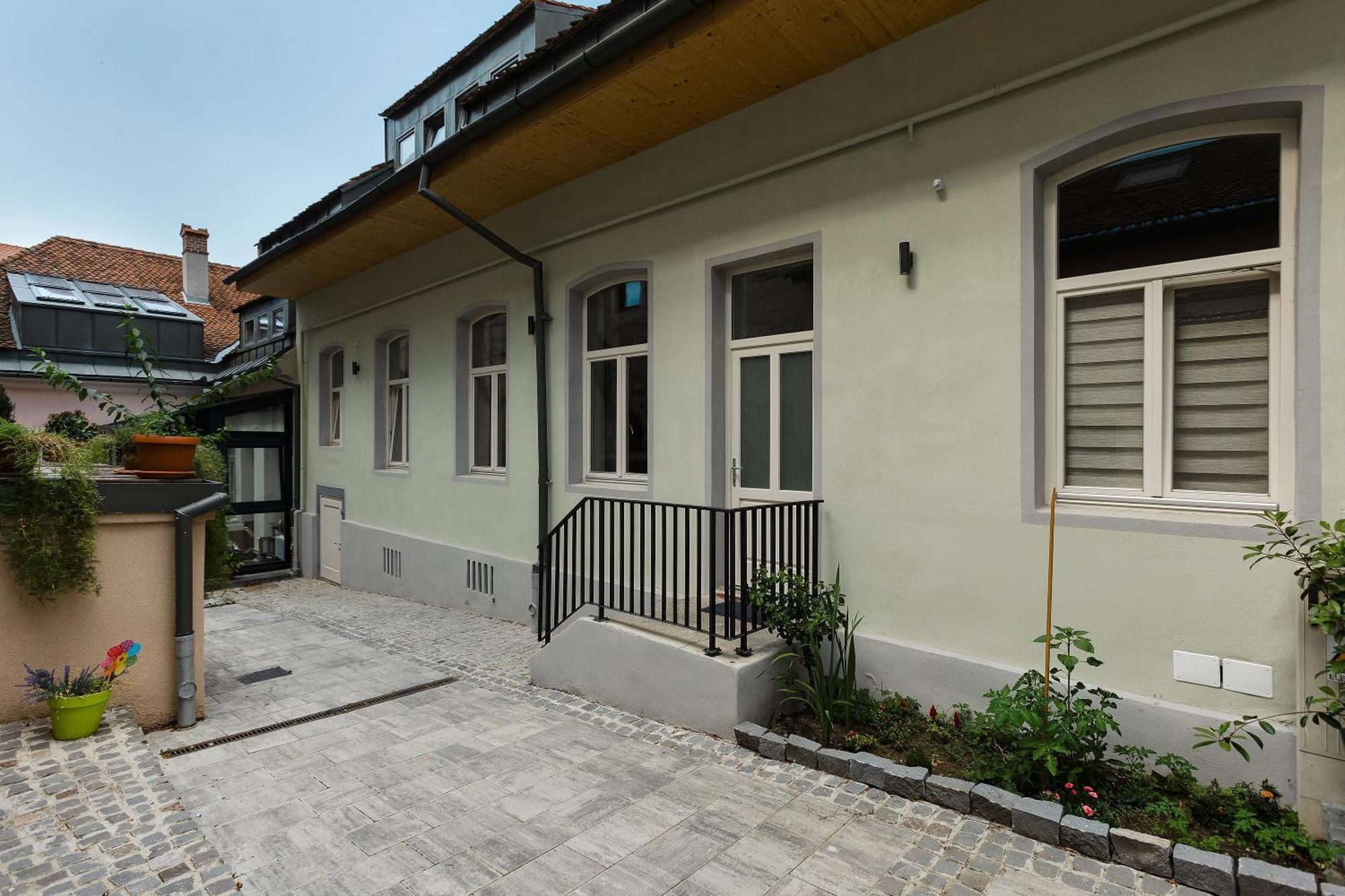 House 66 Aparthotel Braşov Exterior foto